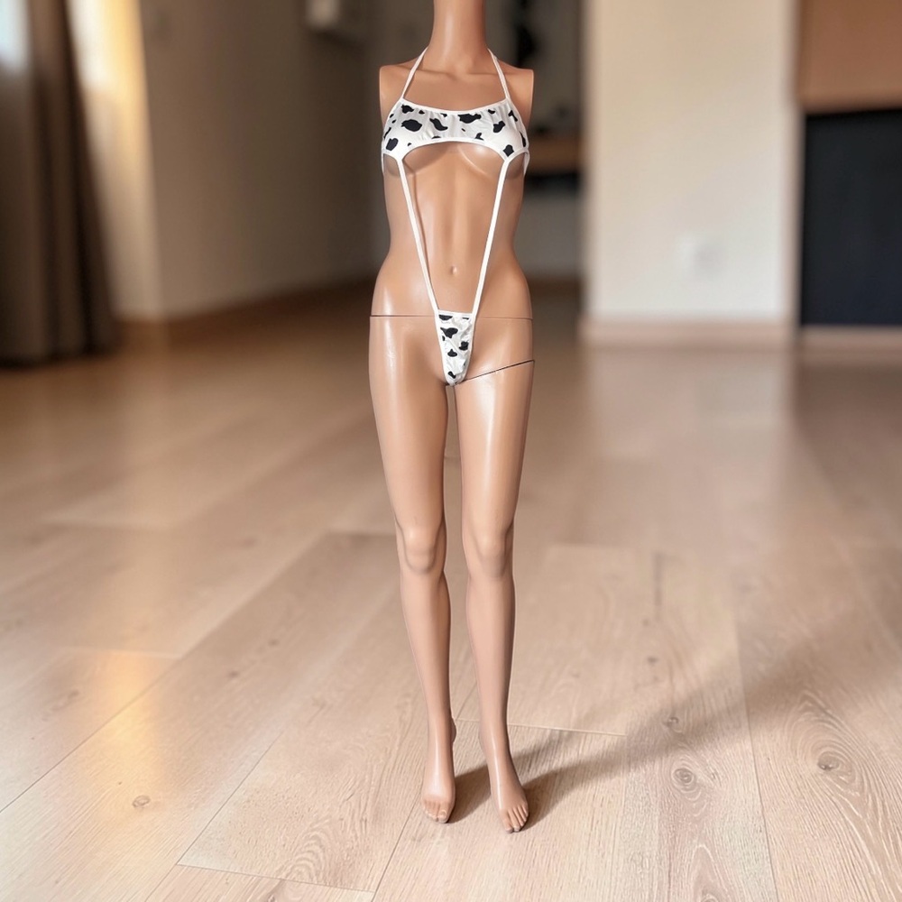 Stylish Black and White Halter Bodysuit - Picture 8 of 12